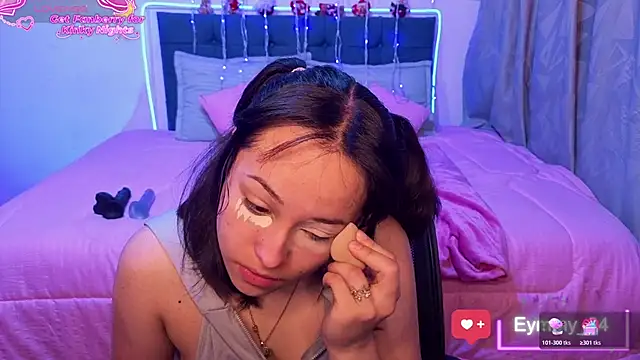 Snapshot of Eymmy_24 chatting on December 3, 1:02 am Eymmy 24 online show from December 3, 1:02 am