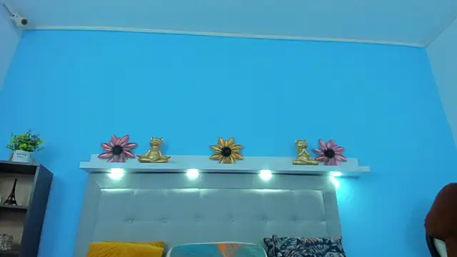 Snapshot of neferet_opal chatting on December 20, 11:12 pm neferet opal online show from December 20, 11:12 pm