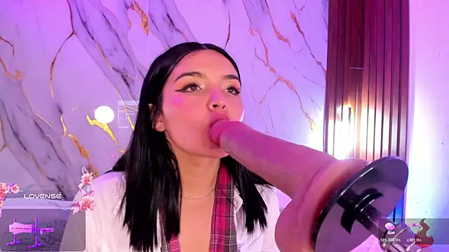 alicecute77 online show from April 22, 2:25 am