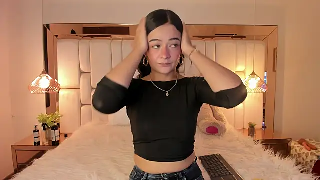 Snapshot of ValeriaPrado chatting on October 3, 7:44 pm ValeriaPrado online show from October 3, 7:44 pm