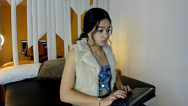 Snapshot of ValeriaPrado chatting on December 14, 7:29 pm ValeriaPrado online show from December 14, 7:29 pm