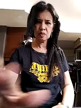 Snapshot of Prettysweetmum chatting on September 10, 12:43 am Prettysweetmum online show from September 10, 12:43 am