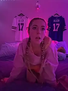 babygingerboo online show from April 22, 7:00 am