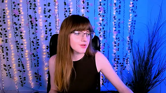 Snapshot of ava_mystic_ chatting on October 13, 9:04 pm ava mystic online show from October 13, 9:04 pm