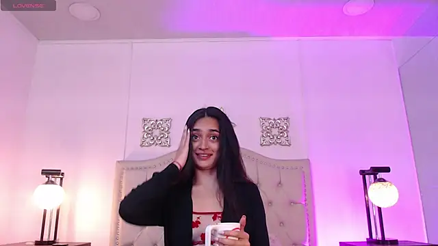 Leilani- online show from October 14, 3:35 pm