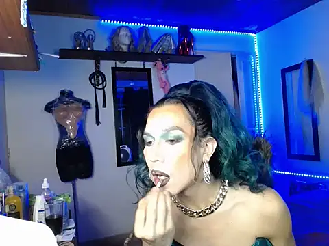 Snapshot of sashastarfire chatting on September 24, 1:09 am sashastarfire online show from September 24, 1:09 am