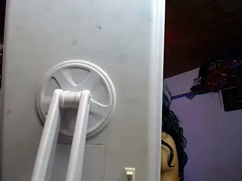 Snapshot of sashastarfire chatting on November 8, 11:14 pm sashastarfire online show from November 8, 11:14 pm