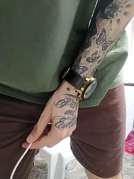 Snapshot of giannis090 chatting on September 9, 9:25 pm giannis090 online show from September 9, 9:25 pm