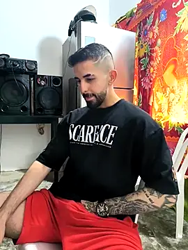 Snapshot of giannis090 chatting on November 3, 7:15 pm giannis090 online show from November 3, 7:15 pm