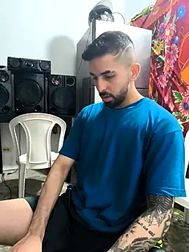 Snapshot of giannis090 chatting on November 5, 8:09 pm giannis090 online show from November 5, 8:09 pm