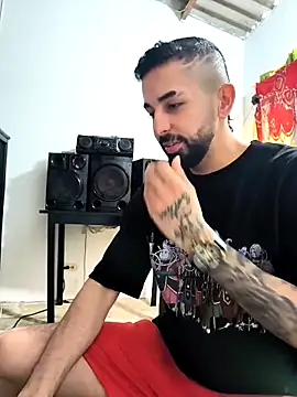 Snapshot of giannis090 chatting on November 20, 7:57 pm giannis090 online show from November 20, 7:57 pm