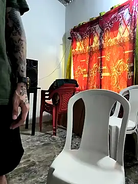 Snapshot of giannis090 chatting on November 30, 8:35 pm giannis090 online show from November 30, 8:35 pm