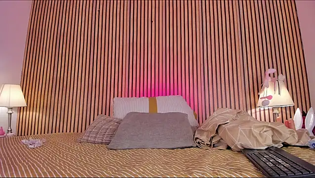 keeyla stone online show from November 16, 9:42 pm