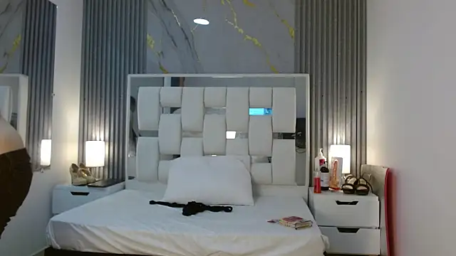 Snapshot of VanessaHard_as chatting on September 23, 7:28 pm VanessaHard as online show from September 23, 7:28 pm