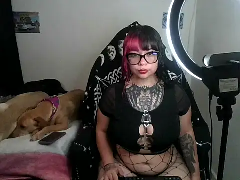 Snapshot of Driana_ate chatting on October 9, 3:48 am Driana ate online show from October 9, 3:48 am