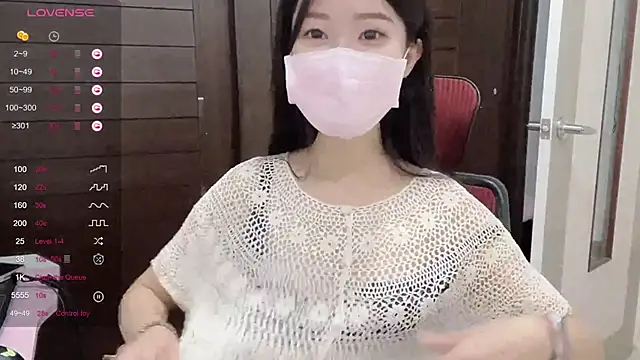 Snapshot of ni_ni01 chatting on October 4, 10:02 am ni ni01 online show from October 4, 10:02 am