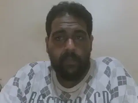 Snapshot of elpoop7305 chatting on October 5, 10:35 am elpoop7305 online show from October 5, 10:35 am