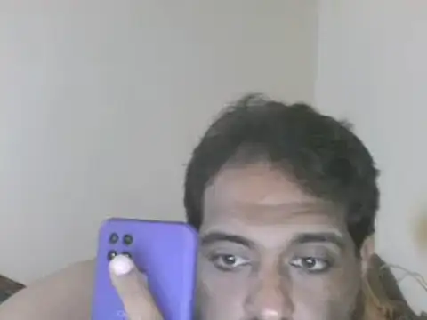 Snapshot of elpoop7305 chatting on October 28, 2:15 am elpoop7305 online show from October 28, 2:15 am