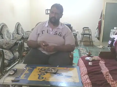 Snapshot of elpoop7305 chatting on October 29, 10:17 am elpoop7305 online show from October 29, 10:17 am