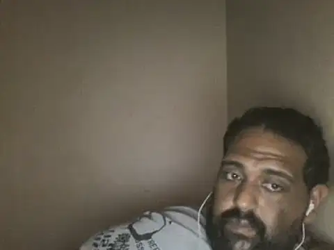 Snapshot of elpoop7305 chatting on November 15, 2:13 pm elpoop7305 online show from November 15, 2:13 pm