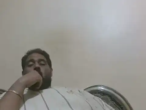 Snapshot of elpoop7305 chatting on November 18, 11:37 pm elpoop7305 online show from November 18, 11:37 pm