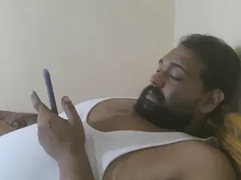 Snapshot of elpoop7305 chatting on November 22, 7:13 pm elpoop7305 online show from November 22, 7:13 pm