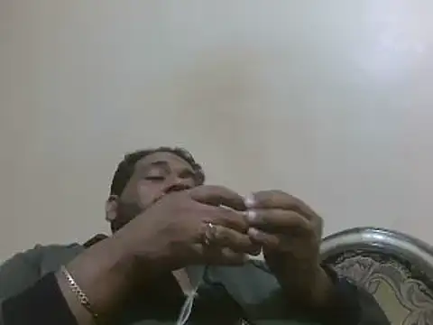 Snapshot of elpoop7305 chatting on November 24, 10:15 am elpoop7305 online show from November 24, 10:15 am