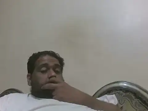 Snapshot of elpoop7305 chatting on December 2, 1:28 pm elpoop7305 online show from December 2, 1:28 pm