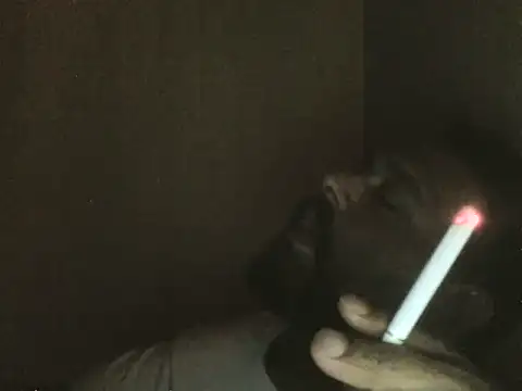 Snapshot of elpoop7305 chatting on December 5, 10:46 am elpoop7305 online show from December 5, 10:46 am