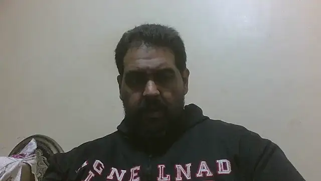 Snapshot of elpoop7305 chatting on December 13, 8:25 pm elpoop7305 online show from December 13, 8:25 pm