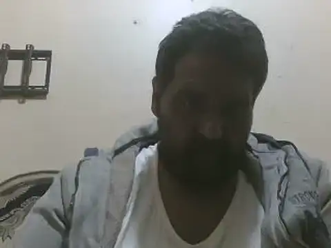 Snapshot of elpoop7305 chatting on January 16, 8:57 pm elpoop7305 online show from January 16, 8:57 pm