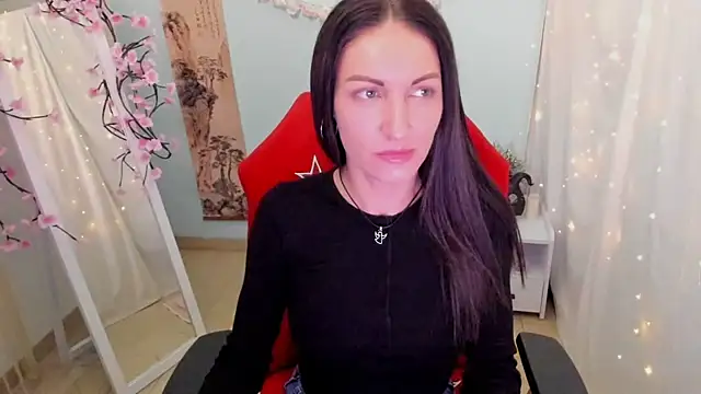 Aurora Loveu online show from April 7, 11:15 pm