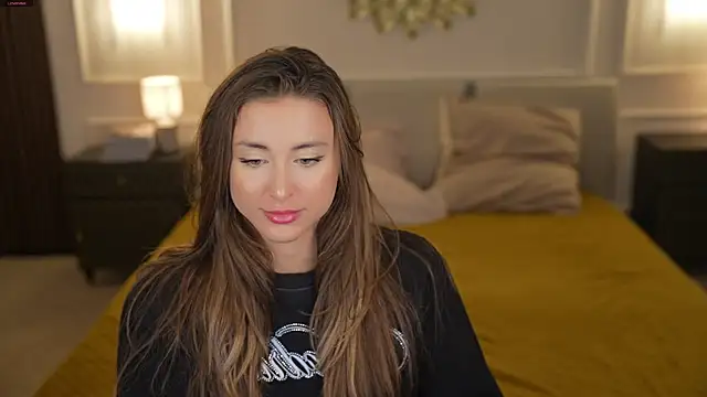 Snapshot of Luna_secretgirl chatting on September 30, 6:51 am Luna secretgirl online show from September 30, 6:51 am