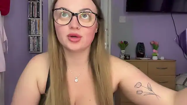 SexySashaxox online show from March 27, 3:34 pm