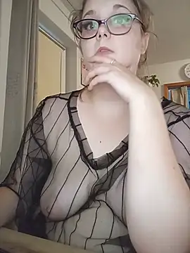 Snapshot of LioEst@xh chatting on June 25, 7:07 pm LioEstxh online show from June 25, 7:07 pm