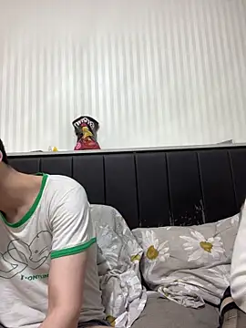 lovburger online show from May 5, 5:43 pm