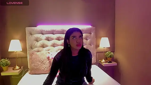 KendraChavez  online show from November 10, 8:30 pm