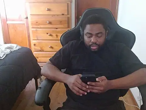 Breadwinnah online show from November 12, 8:30 pm