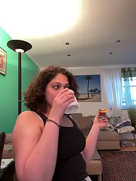 DreamThickCouple online show from April 10, 4:12 pm