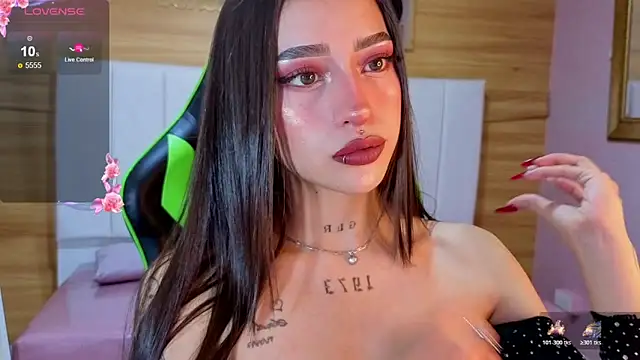 Snapshot of Abril_Velvet_a_ chatting on December 4, 12:58 pm Abril Velvet a online show from December 4, 12:58 pm