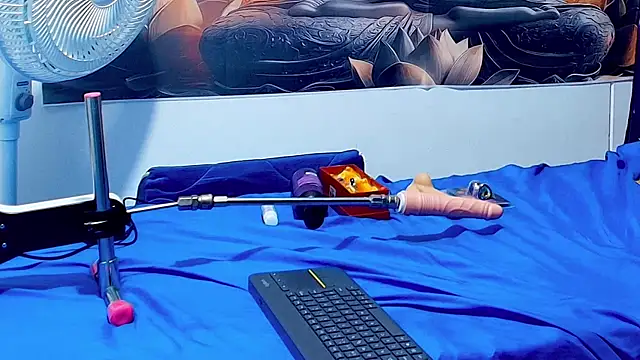 MiaBlaze  online show from November 15, 1:47 am