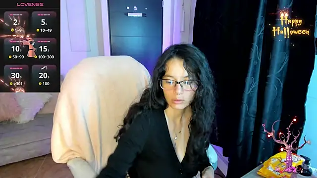 Snapshot of Samantha_blow chatting on October 31, 4:35 am Samantha blow online show from October 31, 4:35 am