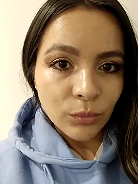 Snapshot of zara_smtih chatting on September 15, 1:49 am zara smtih online show from September 15, 1:49 am
