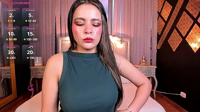 Snapshot of zara_smtih chatting on October 1, 11:05 am zara smtih online show from October 1, 11:05 am