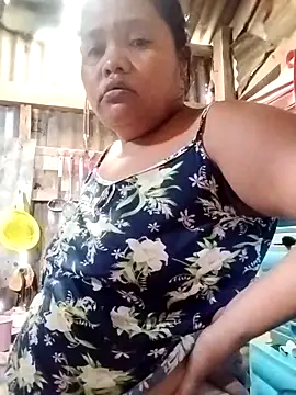 Snapshot of hot_mom13 chatting on September 27, 6:18 am hot mom13 online show from September 27, 6:18 am