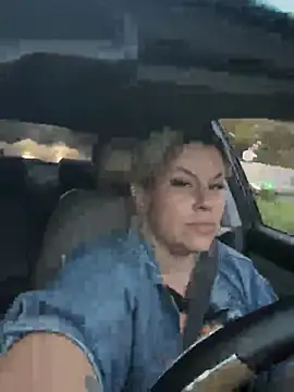 toomuchofafreak online show from March 14, 11:26 am