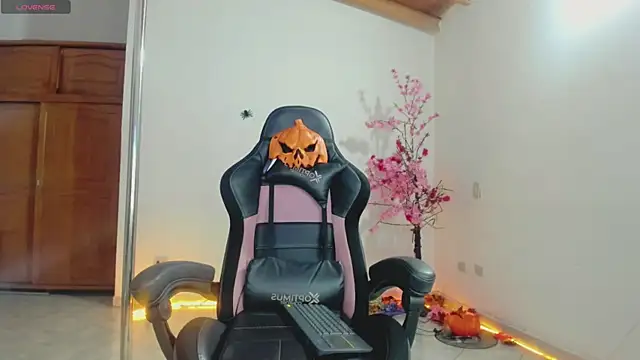 auraeroticaxxx online show from November 1, 4:25 am