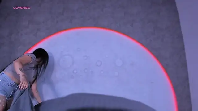 ReinaChloe online show from November 21, 4:05 pm