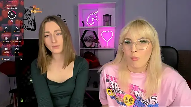 Snapshot of marta_smith chatting on November 6, 8:04 am marta smith online show from November 6, 8:04 am