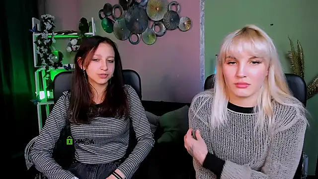 Snapshot of marta_smith chatting on November 13, 8:19 pm marta smith online show from November 13, 8:19 pm